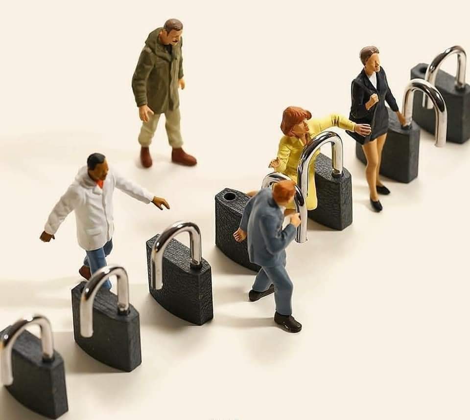 Deratan potret keren miniatur dengan menggunakan benda di sekeliling kita